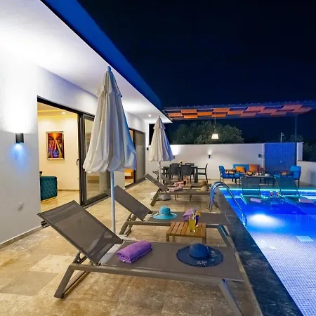 Patara 3 Bedroom With Private Pool Hot Tub *
